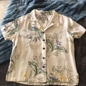 Button up Hawaiian style t shirt